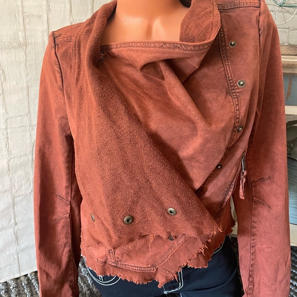 Free People Collapsing Twill Raw EdgeJacket Multifunctional S NWT! - Picture 4 of 13